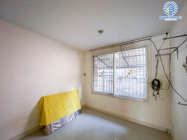 ทาวน์โฮมมือสอง ม. จงสุข วงศ์สว่าง 19 บ้านสวยพร้อมเข้าอยู่ บนเนื้อที่มากถึง 33.80 ตร.ว. ฟังก์ชัน 3 ห้องนอน 3 ห้องน้ำ แถมเครื่องปรับอากาศ 4 เครื่อง + เครื่องทำน้ำอุ่น + เครื่องดูดควัน  บนทำเลที่ดี เชื่อมต่อถนน กรุงเทพ-นนทบุรี, วงศ์สว่าง, รัตนาธิเบศร์ ใกล้รถไฟฟ้า "สถานีวงศ์สว่าง" และใกล้ทางด่วน "ศรีรัช"